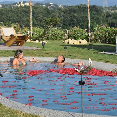 Essenziale Bed & Breakfast Castell'Anselmo Bagian luar foto